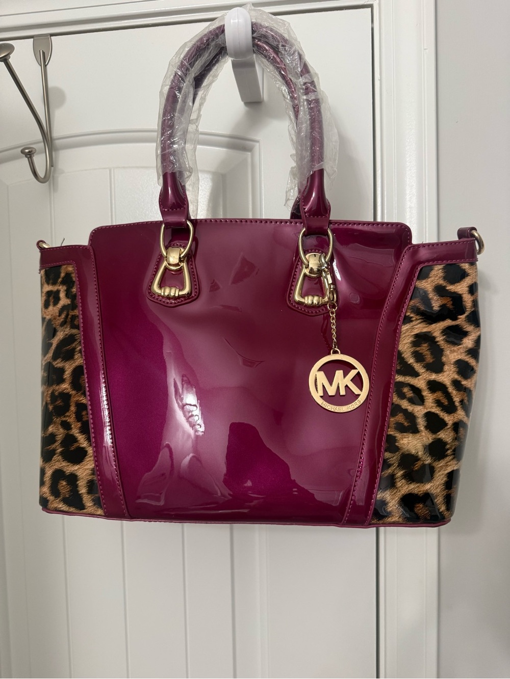 Faux Glossy Fuchsia Tote with Leopard Side Panels